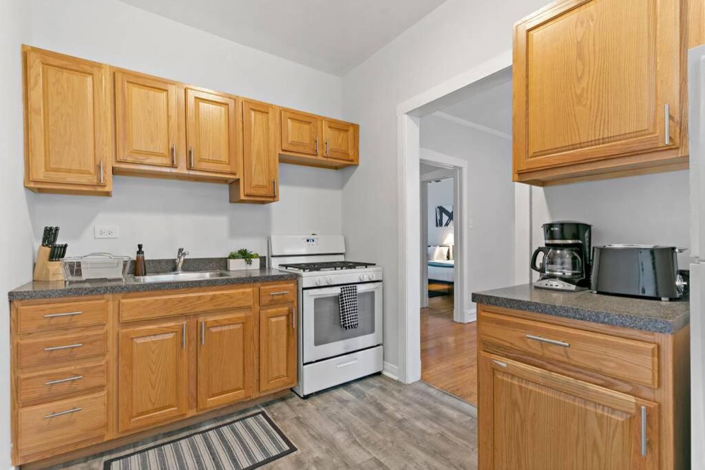 Well-Furnished 1Br Apt In Popular Spot - Belmont J3 Chicago Buitenkant foto
