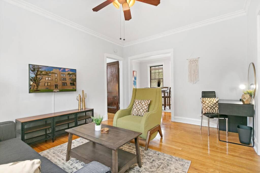 Well-Furnished 1Br Apt In Popular Spot - Belmont J3 Chicago Buitenkant foto